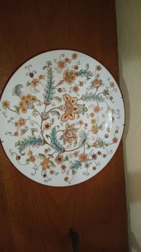 Prato Decorativo de Cerâmica com Flores