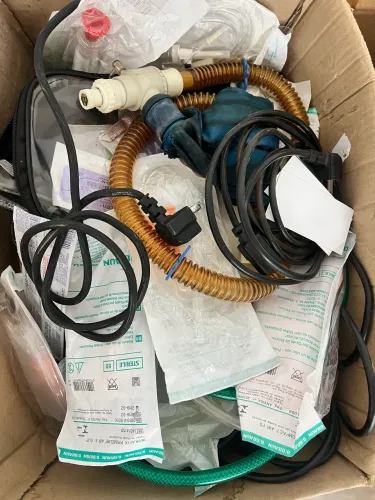 Desfribilador Equipamentos médicos diversos respirador, desfribilador, monitor cardiaco