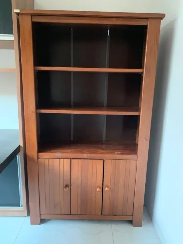 Vende-se Estante de madeira, em até 12x no cartão de crédito