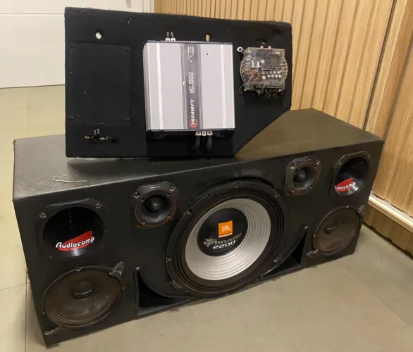Caixa de Som Automotiva JBL Tornado e Módulo Taramps
