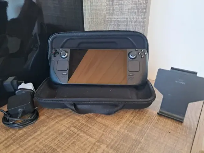 Vendo SteamDeck 256gb Impecável NOVO Com Case, Dock e Carregador (Aceito Cartão e Troco)