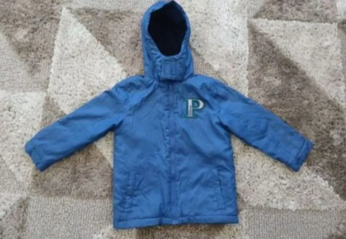 Casaco Infantil Azul com Capuz e Detalhe P