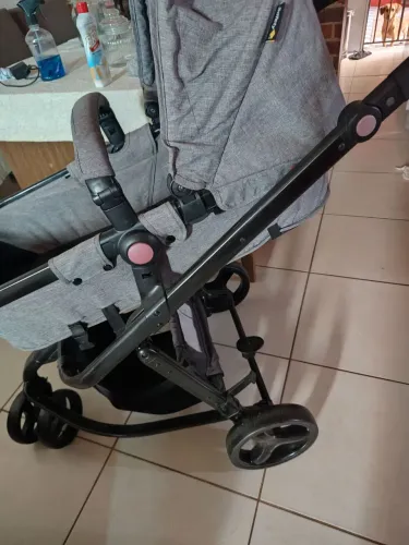 Carrinho bebê e bebê conforto safety 1st