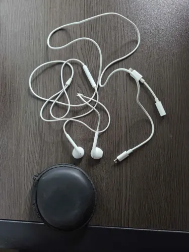 Fone Apple EarPods (conector Lightning) Original + Case e Adaptador