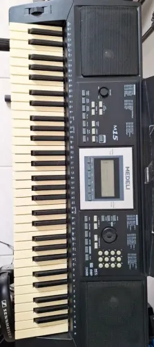 Teclado 61 teclas Mideli - MIDI com tecnologia de sensibilidade ao toque