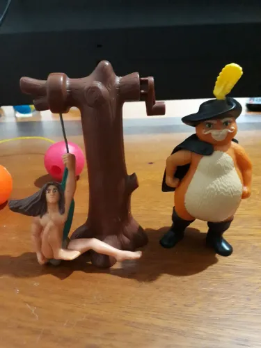 Bonecos Tarzan e Capitão da Selva - Disney