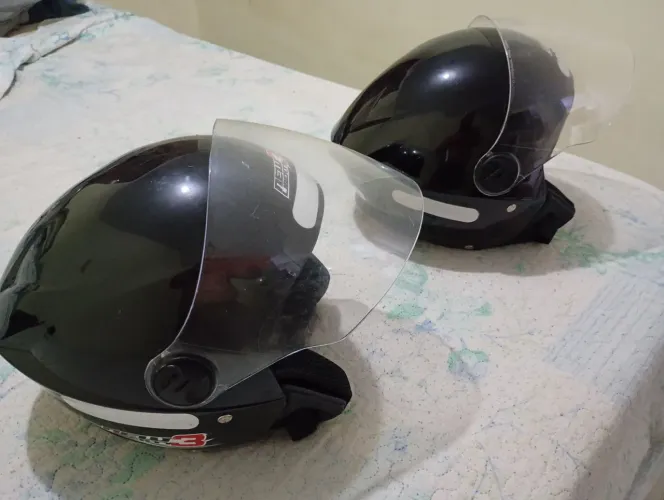 CAPACETES NEW LIBERTY E CAPA ALBA 