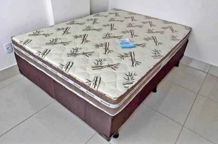 Cama casal com colchão d33