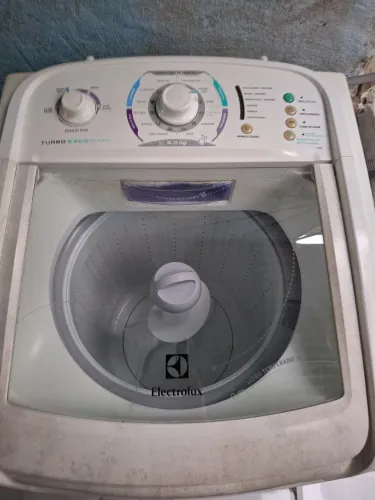 Vendo maquina de lavar roupas com defeito