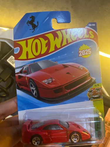 Ferrari F40 Competizione - Hot Wheels - 1:64
