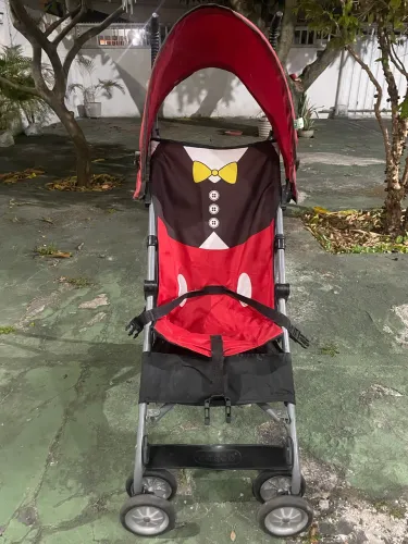 Carrinho de bebê tipo guarda chuva