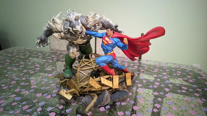 Iron Studios Superman vs Doomsday 1/6 Battle Diorama com detalhettle 