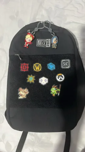 Mochila Blizzcon - Limited Edition 2017 - Chaveiros Overwatch e Adesivos Sortidos