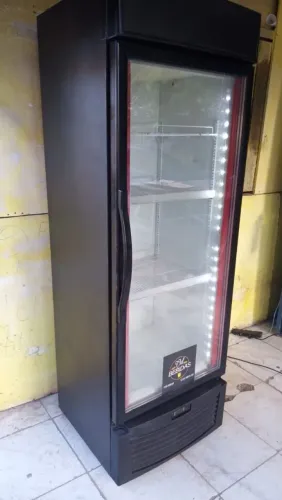 Geladeira Expositora de Bebidas