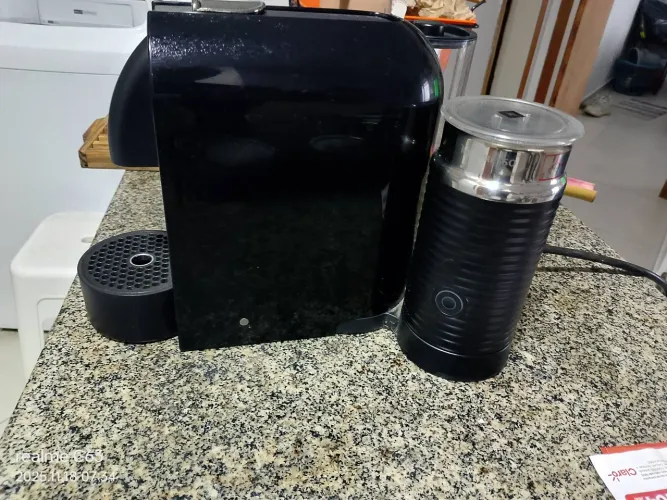 Vendo Nesspresso zerada, raridade,faz leite espumando,toppp