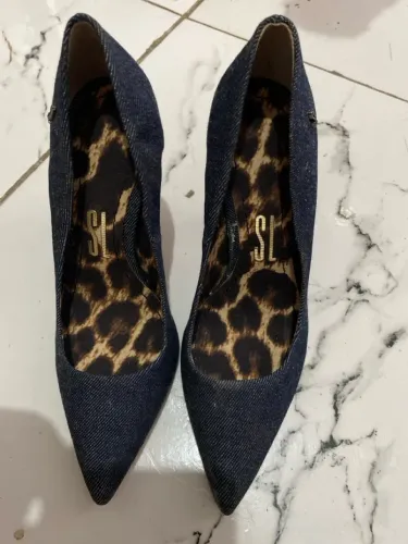 Scarpin Jeans com Detalhes