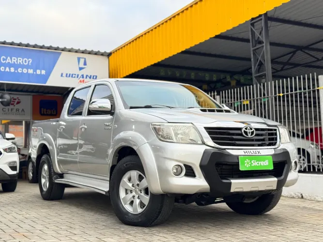 Toyota Hilux CD 4X4 3.0 TDI Dies. Mec. 2014