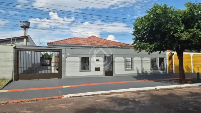 CASA 4 DORMITORIOS - VILA DUQUE DE CAXIAS