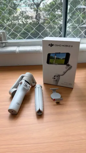 Estabilizador eletrônico de 3 eixos para celular