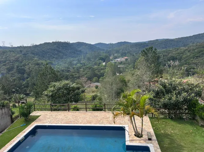 Chácara 2.000 m² com piscina em São Lourenço da Serra - valor negociável