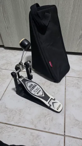 Pedal de Bumbo Tama Iron Cobra 600 + Case