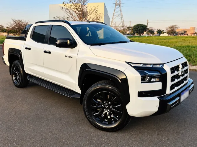 Mitsubishi TRITON Katana 2.4 CD 4X4 TB Diesel Aut. 2026