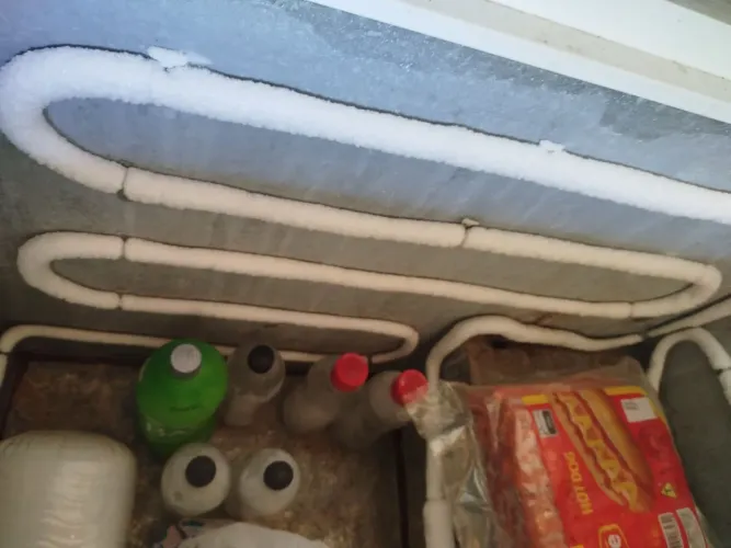 Vendo frizzer com defeito vazamento na encanação motor novo
