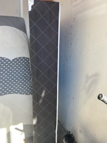 Vende-se cama de solteiro