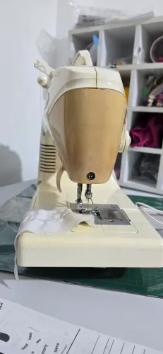 Máquina de costura portátil Singer