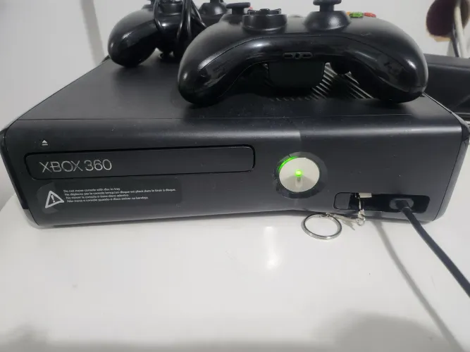 Xbox 360 + pendrive 128gb com jogos