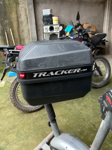 Vendo baú de 52L cabe 2 capacete 