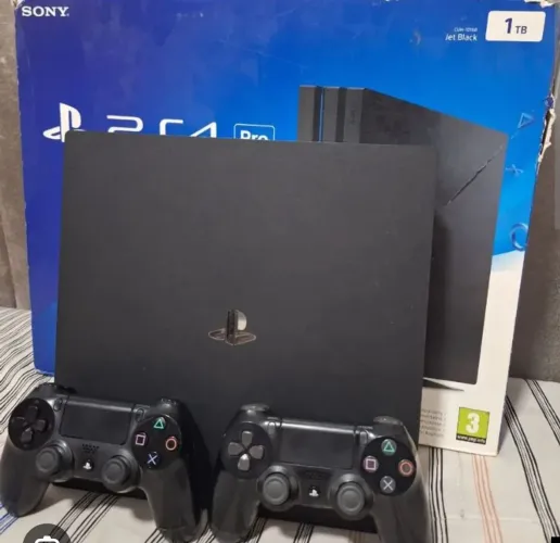 Sony PS4 PRO 1tb semi novo