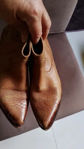 Botas