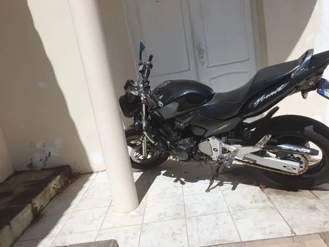 Hornet 600 