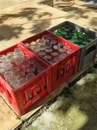 3 Engradados de coca cola ks e guaraná com garrafas