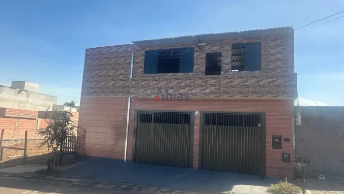 Casa à Venda em Jardim do Bosque, São Carlos: 2 Dorms, 120m²