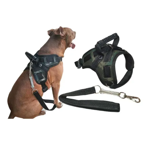 Peitoral para cães camuflado TAMANHO M com aço inoxidável ( usado apenas 2 vezes ) 