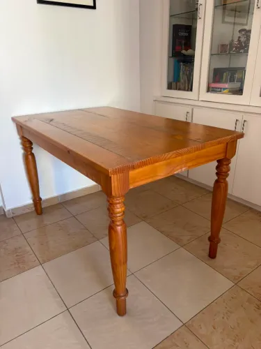 Mesa de jantar de madeira Tok&Stok