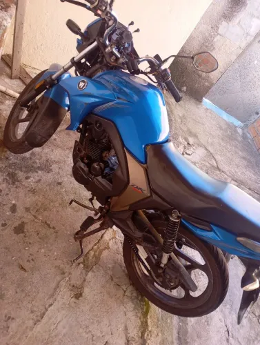 Vendo moto 150