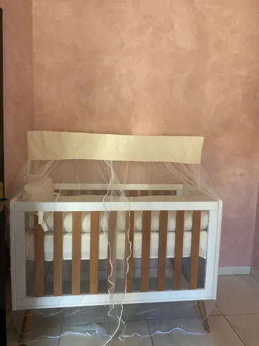 Berço que vira cama