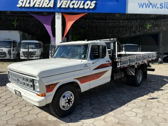 Ford F-4000 - Ano: 1990 - Carroceria