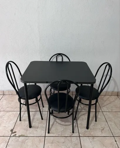 Mesa de Ferro Retangular com 4 Cadeira Nova
