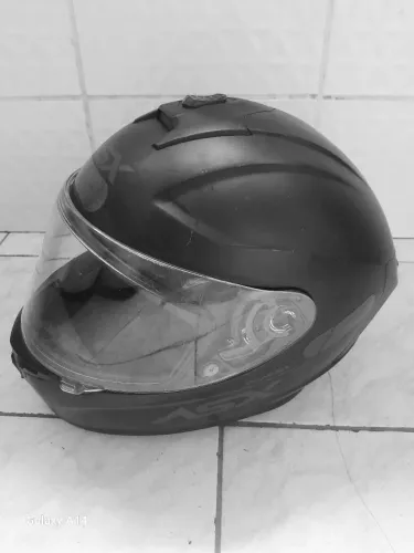 Capacete para moto modelo DRAKEN