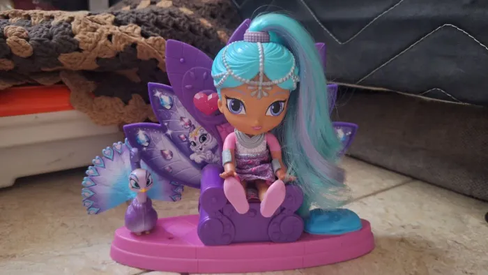 Boneca Shine de Shimmer & Shine com acessórios 