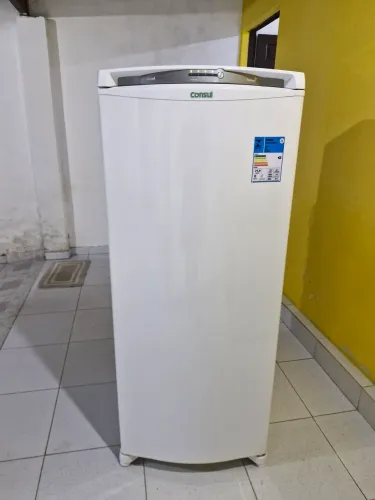 Geladeira consul frost free 324 litros, semi nova,toda original de fabrica