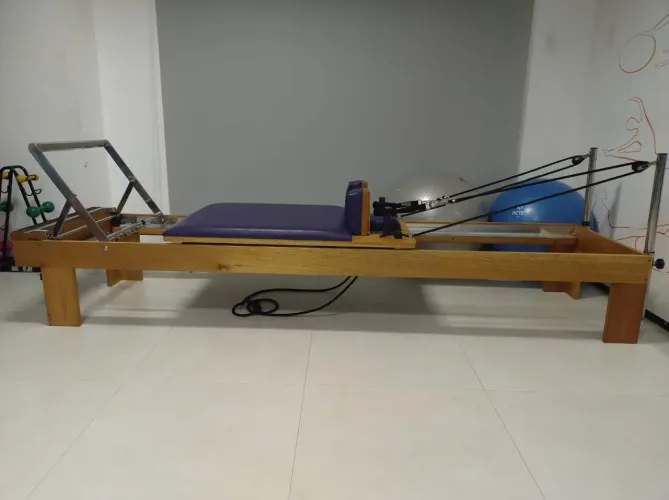 Reformer de Pilates profissional - ótimo estado - uso em clínica