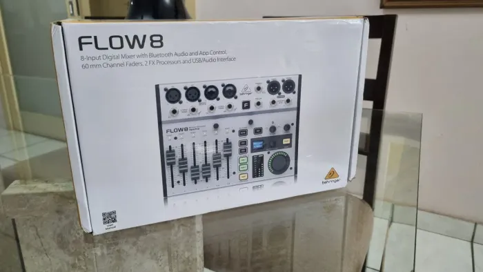 Mesa de som digital Flow 8 Behringer Lacrada Nova