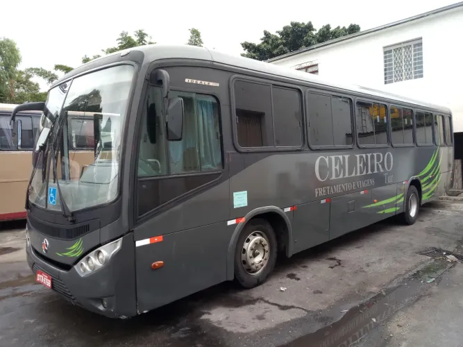 Ônibus rodoviário 07/08 Mercedes 1418 48 lugares