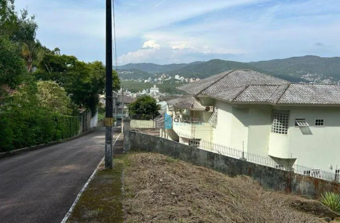 Terreno à Venda em Condomínio Fechado na Trindade, Florianópolis !!