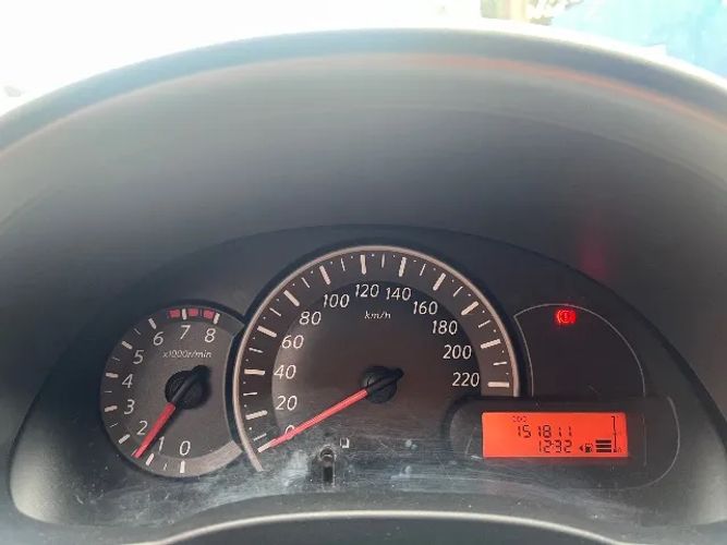 Imagem de Nissan March 1.0 16V Flex Fuel 5P 2012